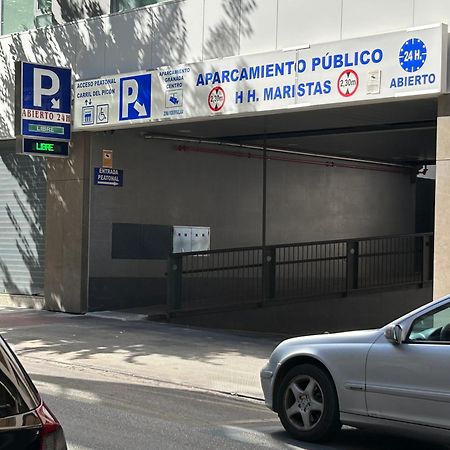 Haza Royal Apartment Granada Bagian luar foto