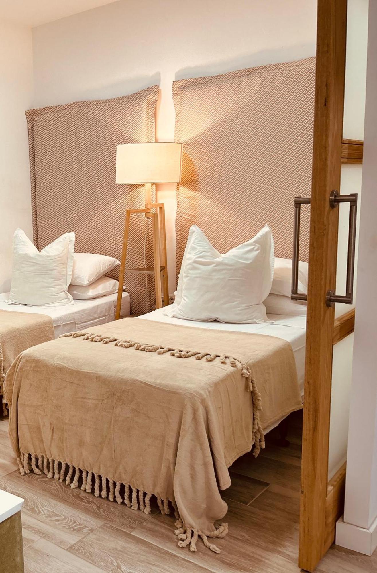 Haza Royal Apartment Granada Bagian luar foto